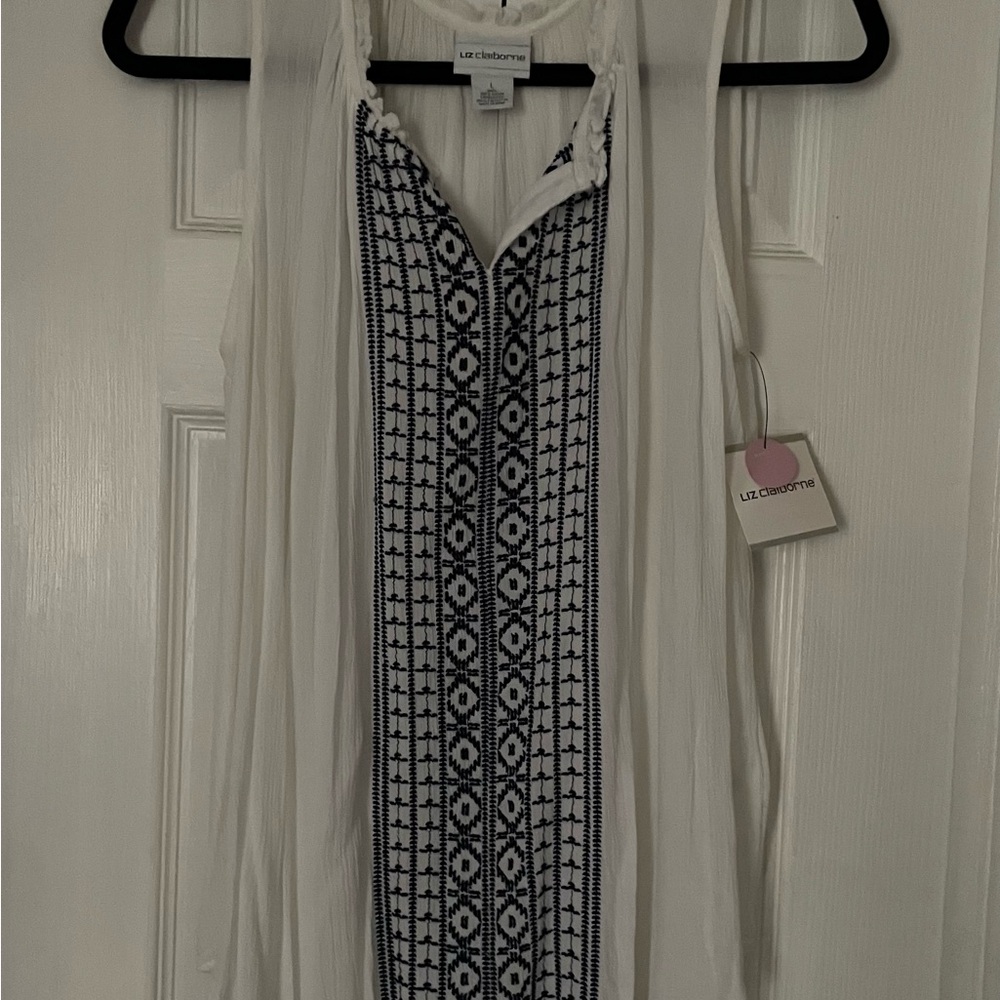 Liz Claiborne White and Black Patterned Top